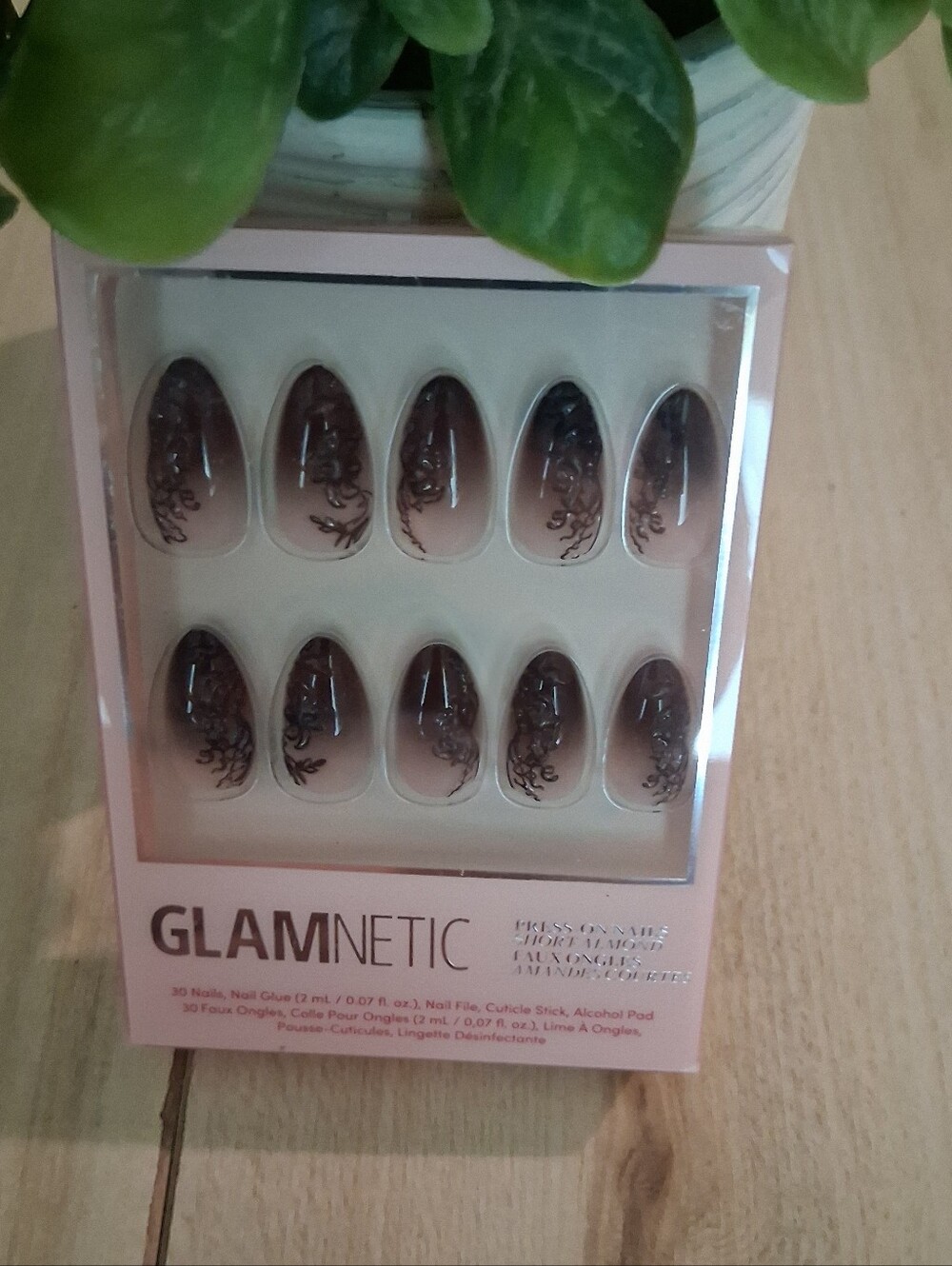 Glamnetic Press On Nails In Til' Death Short Almond 3D Design. Brand New Sealed